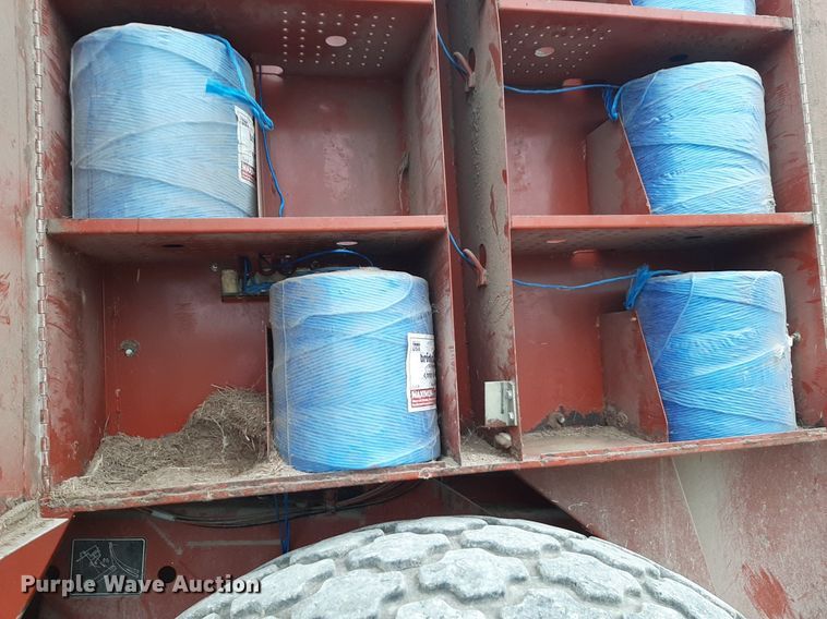 image for item DQ7090 1998 Hesston 4910 large square baler