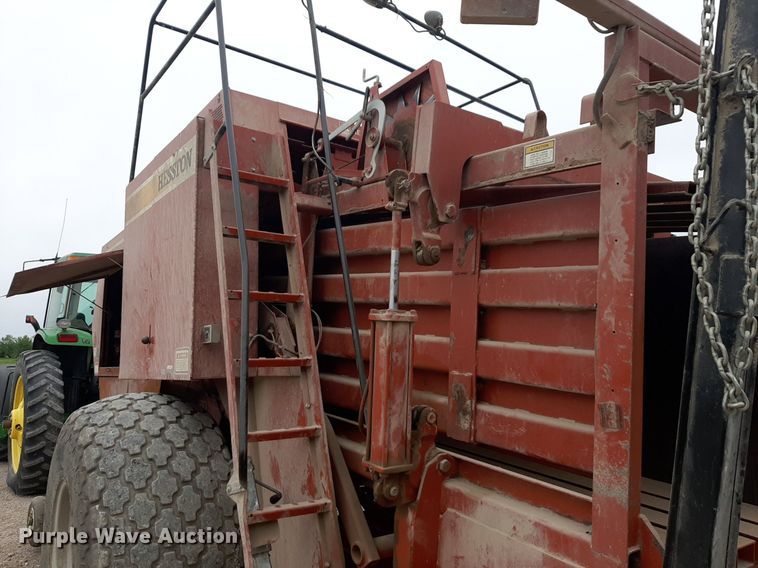 image for item DQ7090 1998 Hesston 4910 large square baler
