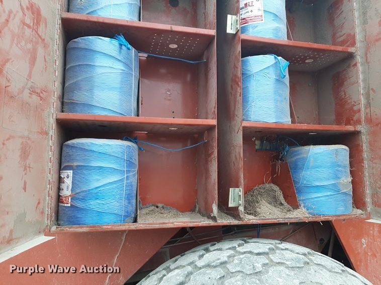 image for item DQ7090 1998 Hesston 4910 large square baler