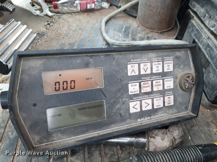 image for item DQ7090 1998 Hesston 4910 large square baler