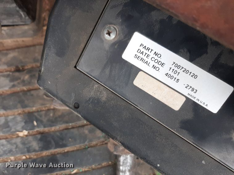 image for item DQ7090 1998 Hesston 4910 large square baler