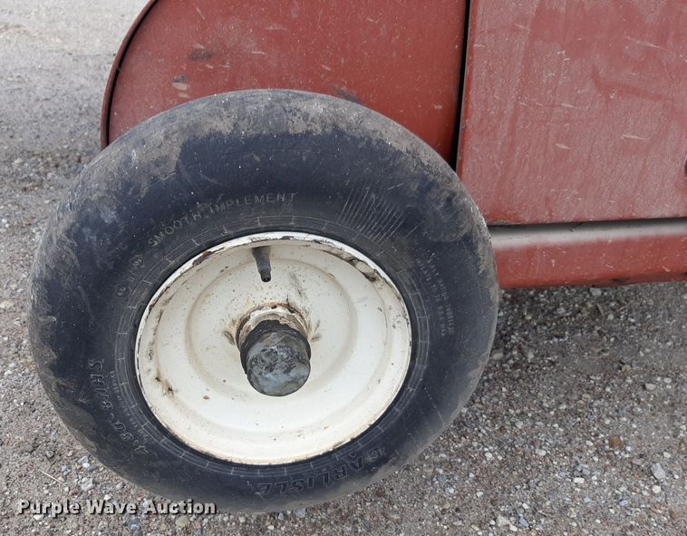 image for item DQ7090 1998 Hesston 4910 large square baler