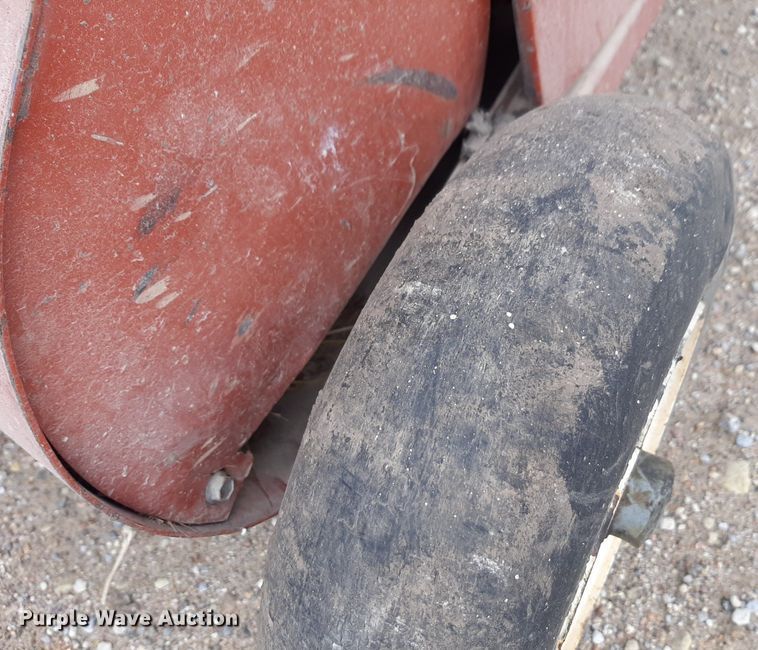 image for item DQ7090 1998 Hesston 4910 large square baler