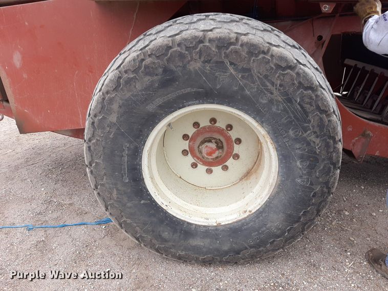 image for item DQ7090 1998 Hesston 4910 large square baler