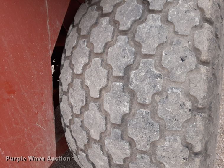 image for item DQ7090 1998 Hesston 4910 large square baler