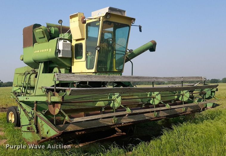 image for item DQ7107 1968 John Deere 95 combine