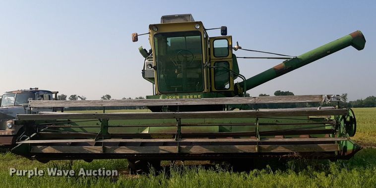 image for item DQ7107 1968 John Deere 95 combine