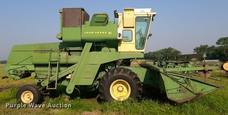 image for item DQ7107 1968 John Deere 95 combine