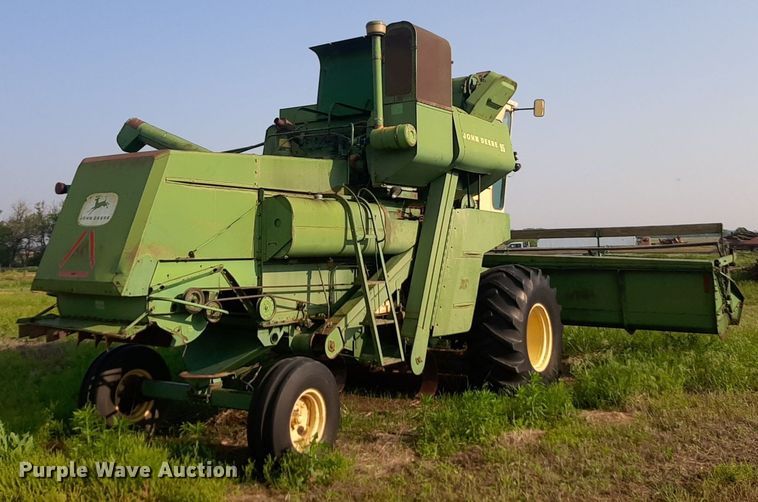 image for item DQ7107 1968 John Deere 95 combine