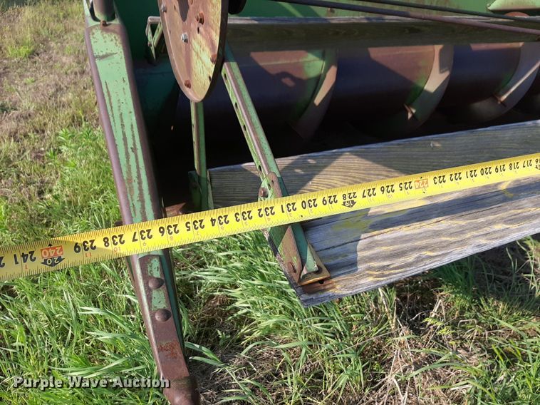 image for item DQ7107 1968 John Deere 95 combine