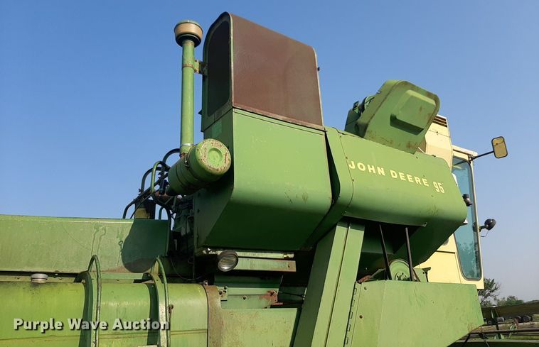 image for item DQ7107 1968 John Deere 95 combine