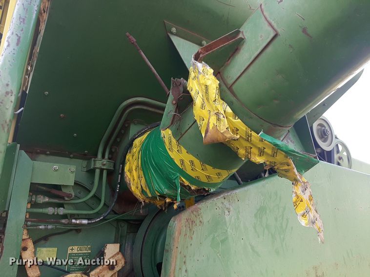 image for item DQ7107 1968 John Deere 95 combine