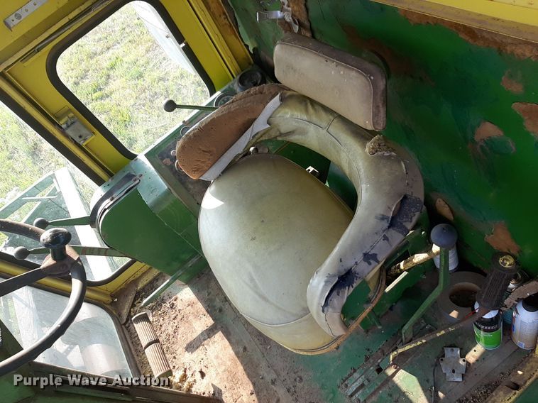 image for item DQ7107 1968 John Deere 95 combine