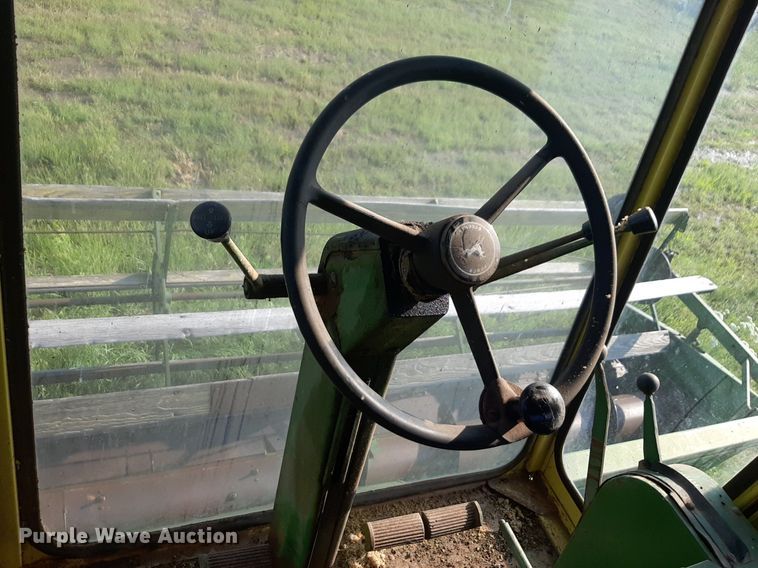 image for item DQ7107 1968 John Deere 95 combine