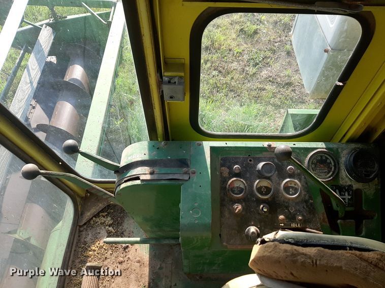 image for item DQ7107 1968 John Deere 95 combine
