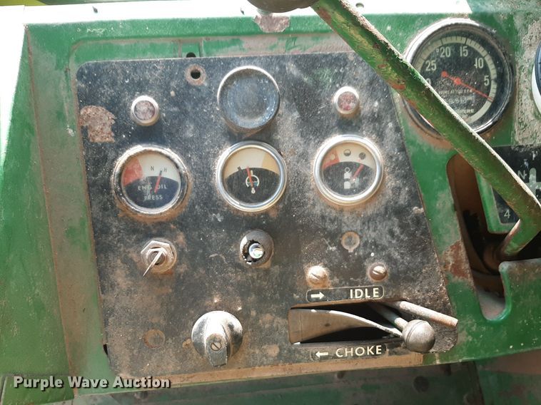 image for item DQ7107 1968 John Deere 95 combine