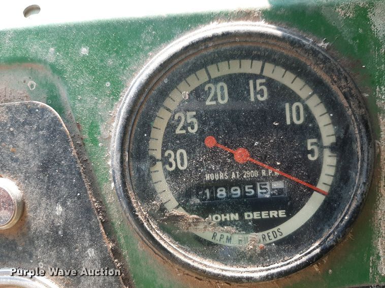 image for item DQ7107 1968 John Deere 95 combine