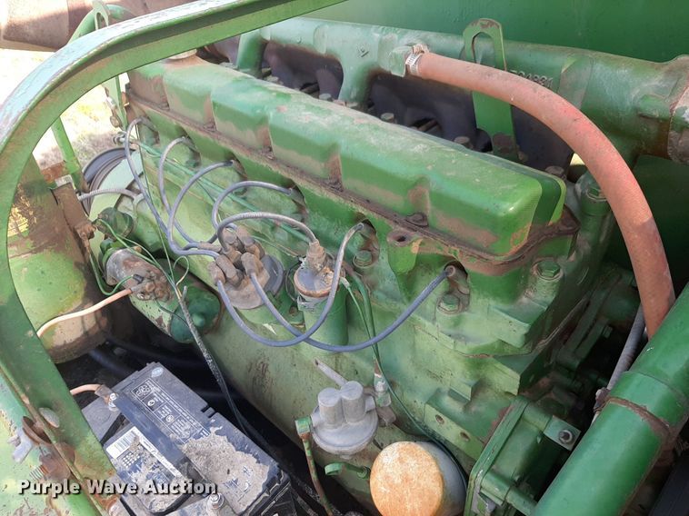 image for item DQ7107 1968 John Deere 95 combine