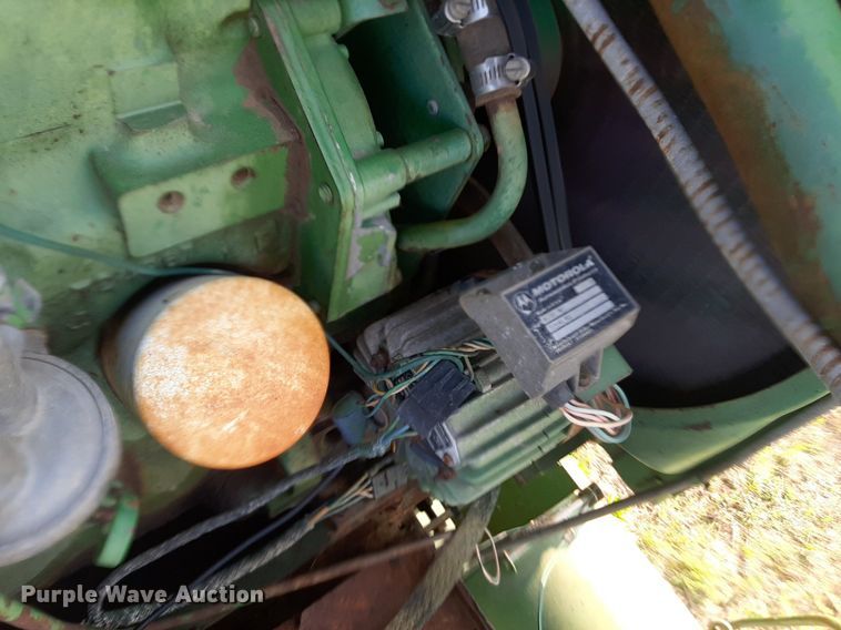 image for item DQ7107 1968 John Deere 95 combine