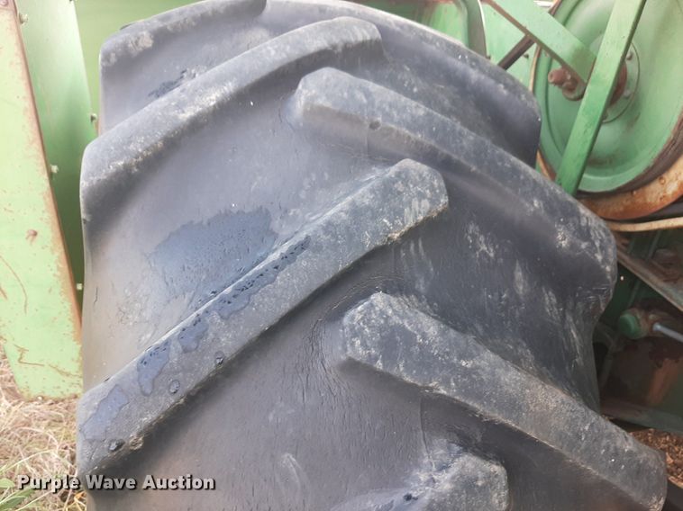 image for item DQ7107 1968 John Deere 95 combine