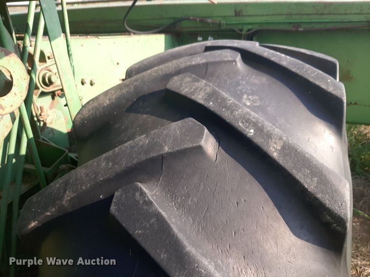 image for item DQ7107 1968 John Deere 95 combine