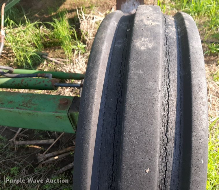 image for item DQ7107 1968 John Deere 95 combine