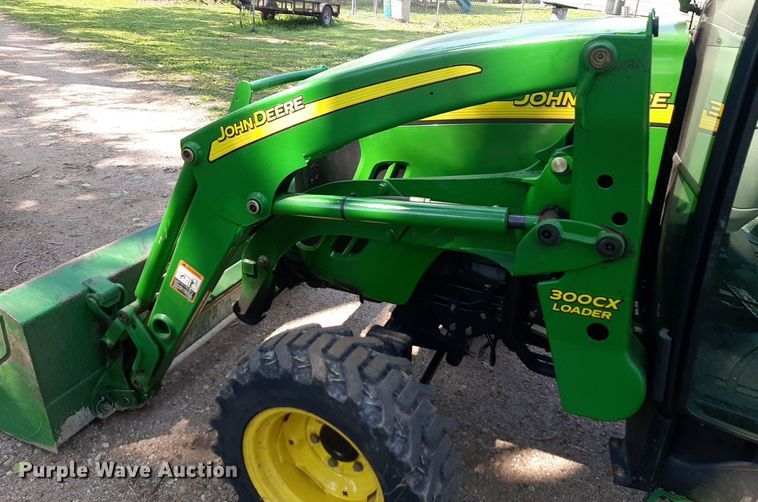 image for item DQ7109 2007 John Deere 3520 MFWD tractor