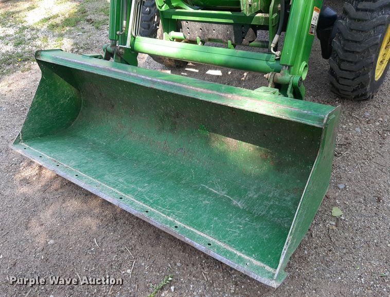 image for item DQ7109 2007 John Deere 3520 MFWD tractor