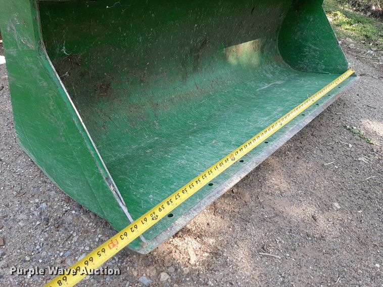 image for item DQ7109 2007 John Deere 3520 MFWD tractor