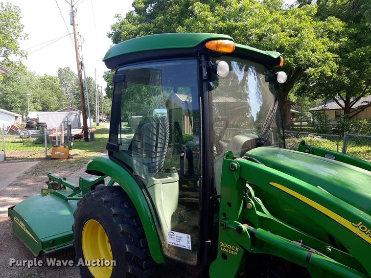 image for item DQ7109 2007 John Deere 3520 MFWD tractor