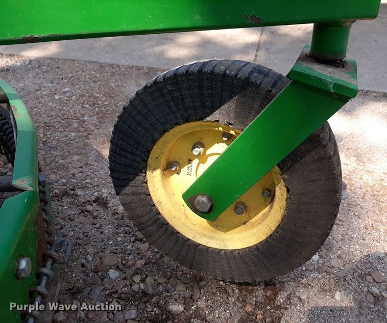 image for item DQ7109 2007 John Deere 3520 MFWD tractor