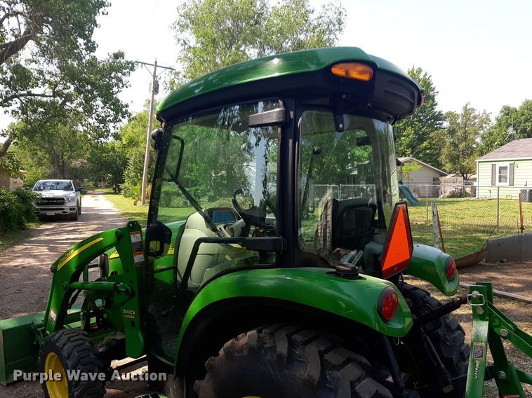 image for item DQ7109 2007 John Deere 3520 MFWD tractor