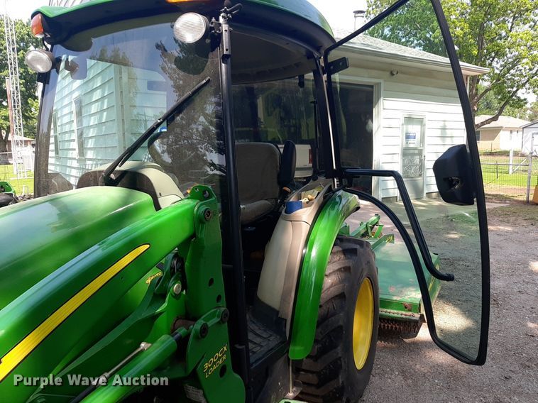 image for item DQ7109 2007 John Deere 3520 MFWD tractor