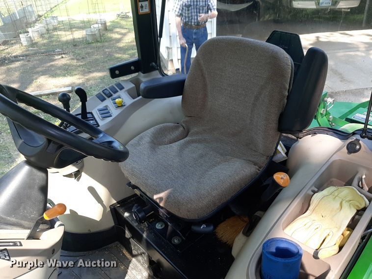 image for item DQ7109 2007 John Deere 3520 MFWD tractor