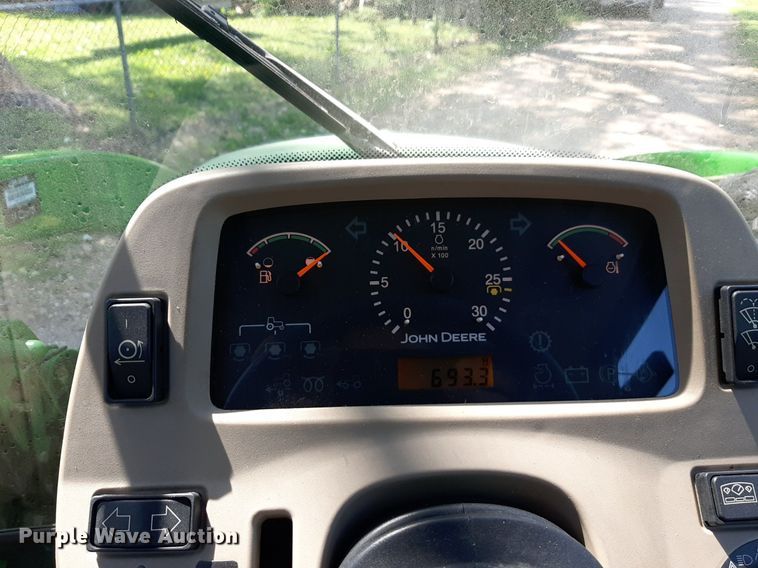 image for item DQ7109 2007 John Deere 3520 MFWD tractor