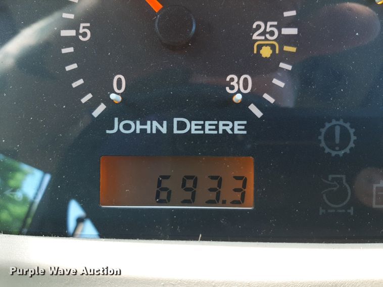 image for item DQ7109 2007 John Deere 3520 MFWD tractor