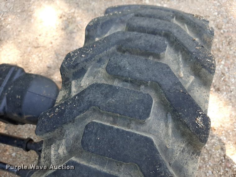 image for item DQ7109 2007 John Deere 3520 MFWD tractor