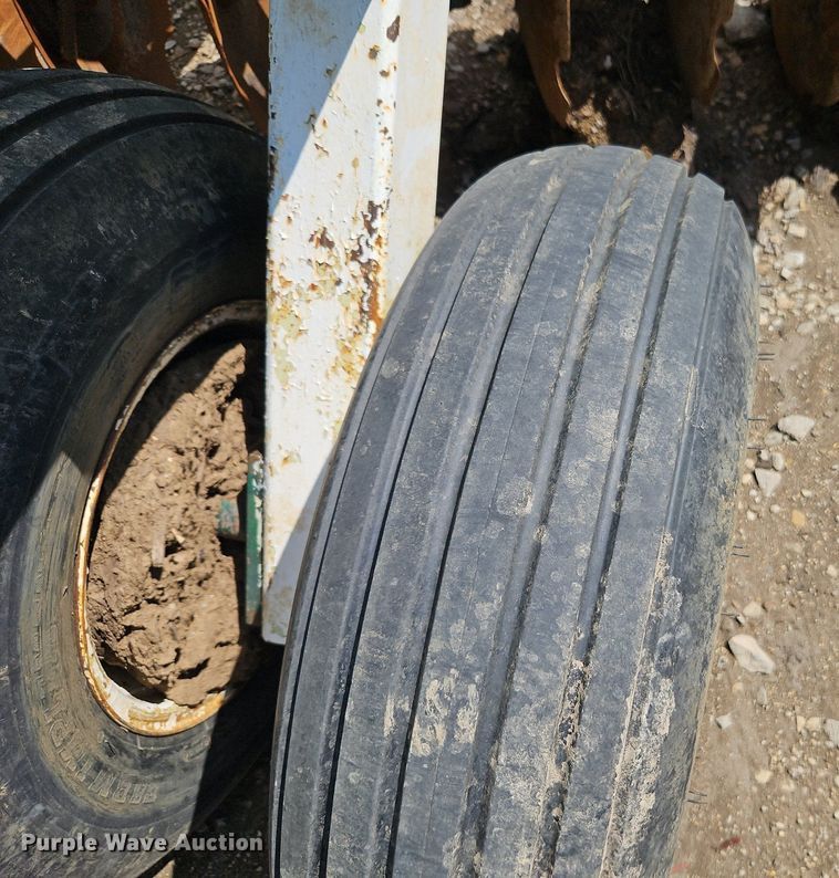 image for item DR8609 Crust Buster 14 H off-set disk