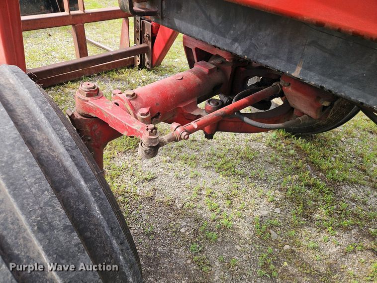 image for item DR8615 1980 International Harvester  986 tractor
