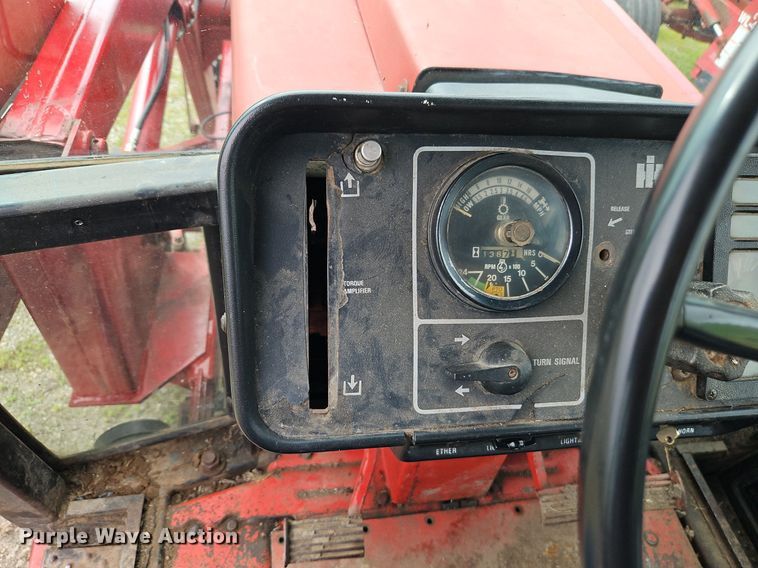 image for item DR8615 1980 International Harvester  986 tractor
