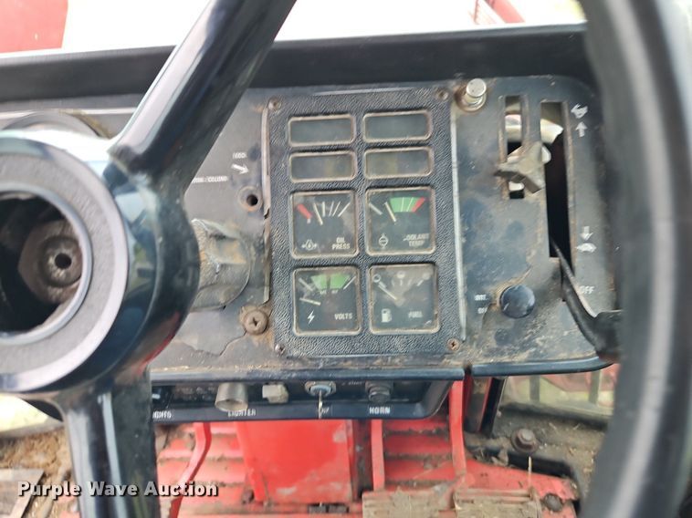 image for item DR8615 1980 International Harvester  986 tractor