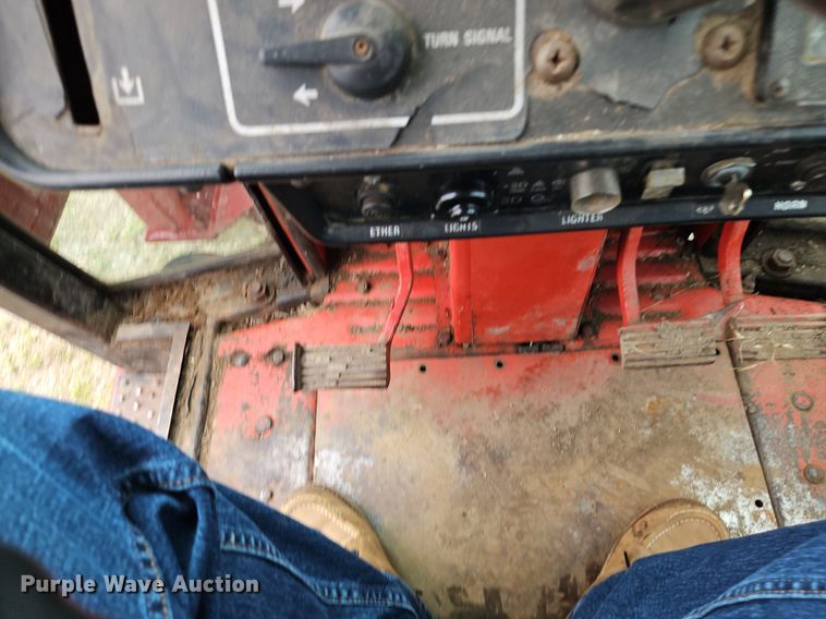 image for item DR8615 1980 International Harvester  986 tractor