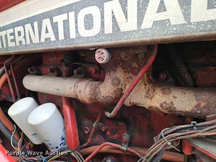 image for item DR8615 1980 International Harvester  986 tractor