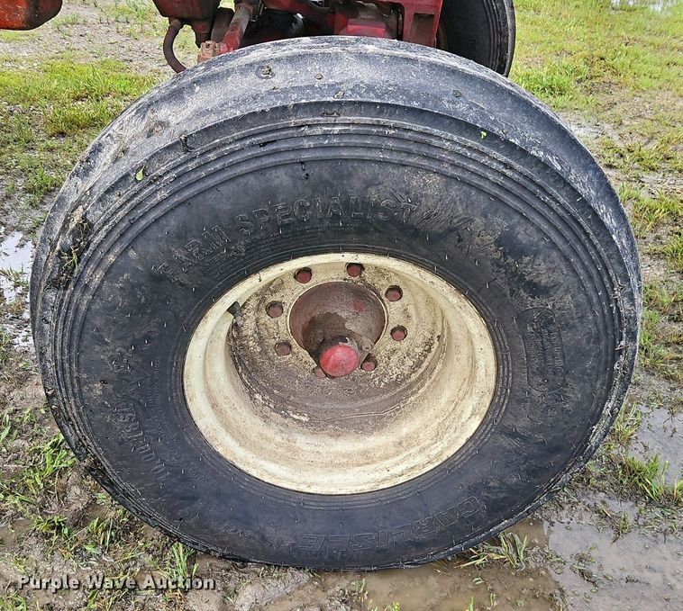 image for item DR8615 1980 International Harvester  986 tractor