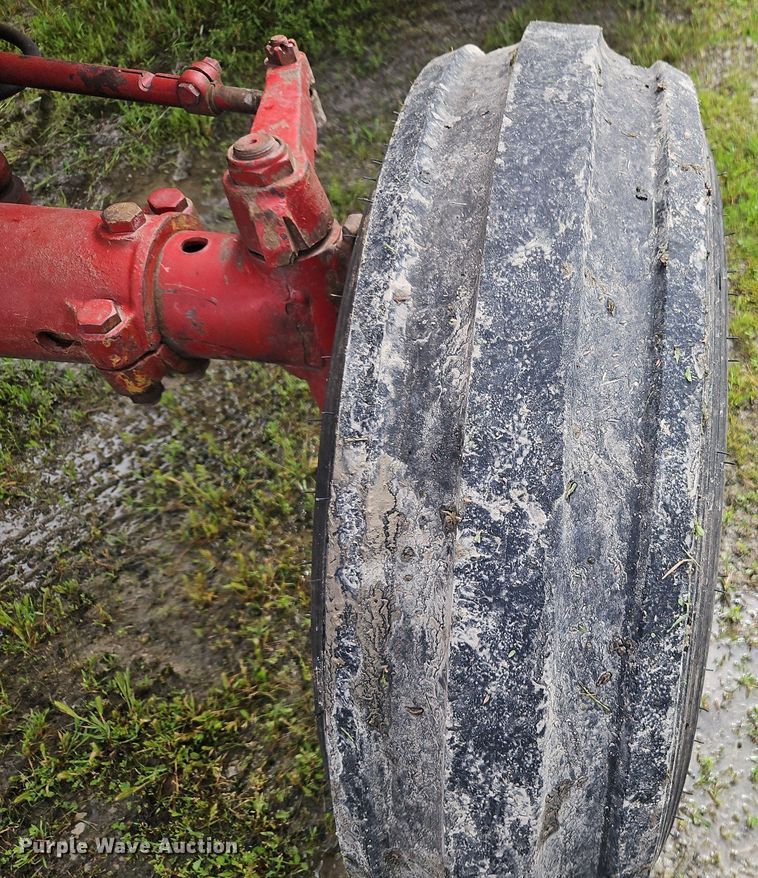 image for item DR8615 1980 International Harvester  986 tractor