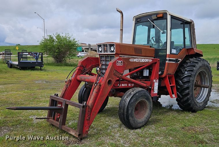 image for item DR8616 1976 International Harvester  1086 tractor