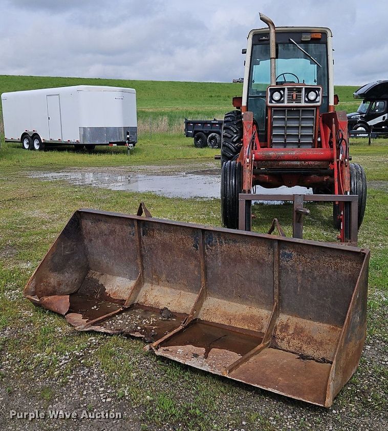 image for item DR8616 1976 International Harvester  1086 tractor
