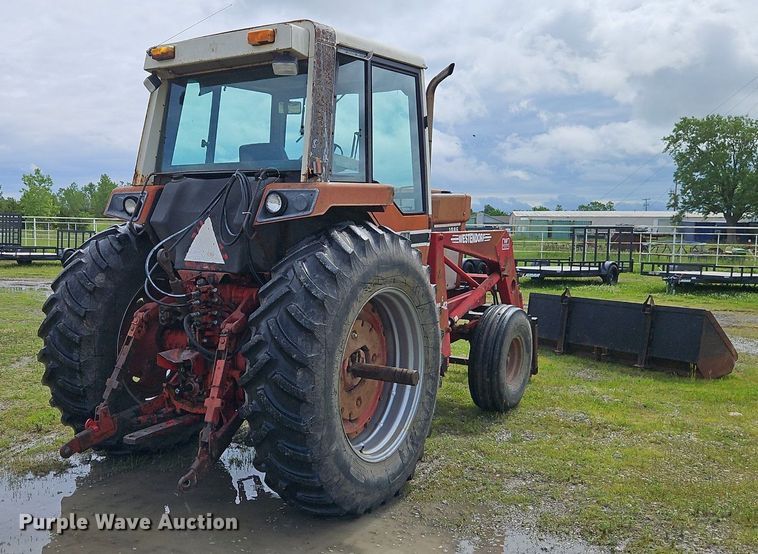 image for item DR8616 1976 International Harvester  1086 tractor
