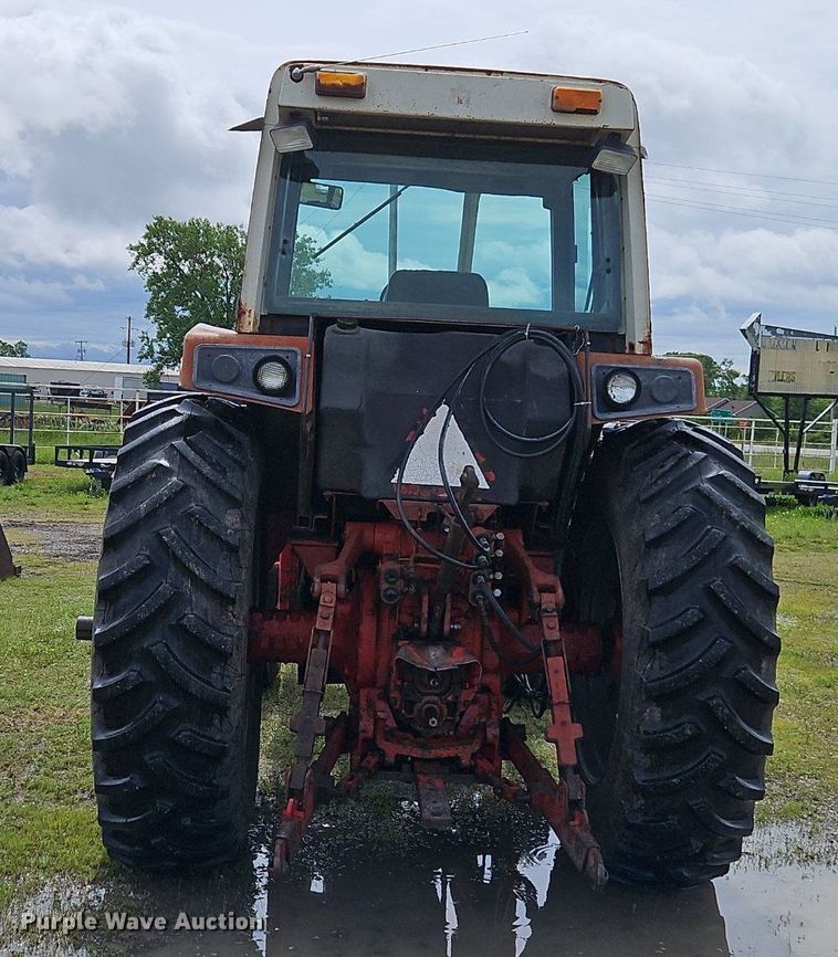 image for item DR8616 1976 International Harvester  1086 tractor