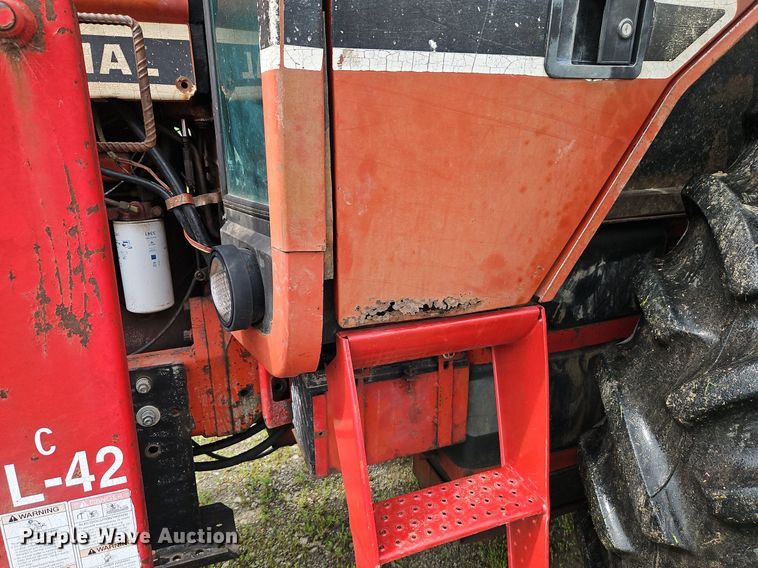 image for item DR8616 1976 International Harvester  1086 tractor